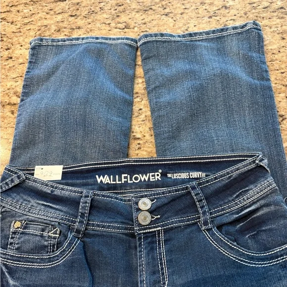 Wallflower Women's Boot Cut Jeans in Classic Blue - Picture 8 of 12